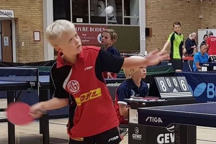 Marcus%20a%20jensen%20-%20hgi%20hiller%c3%b8d%20bordtennisklub%20indl%c3%a6gfoto%202018