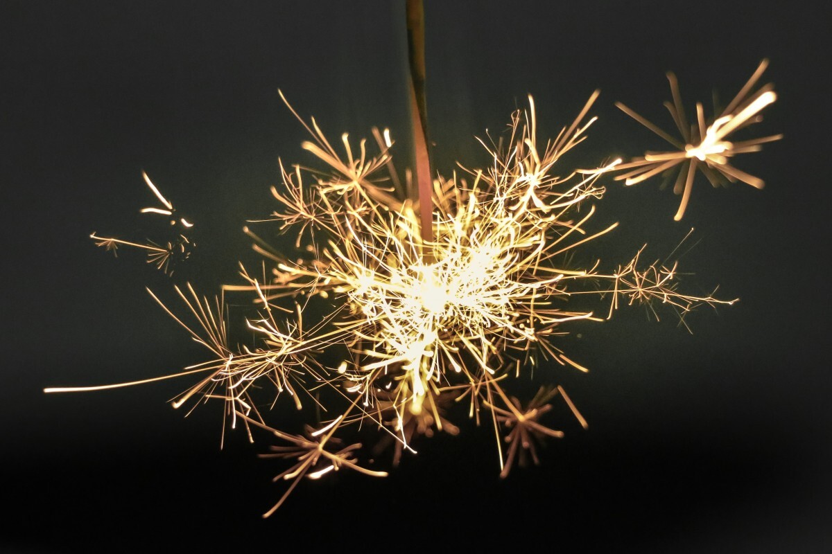 Sparkler_firework_light_spark-15548