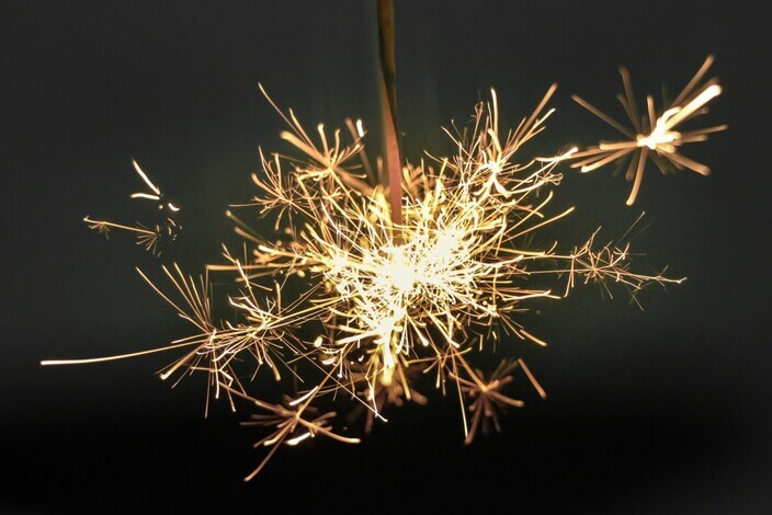 Sparkler_firework_light_spark-15548