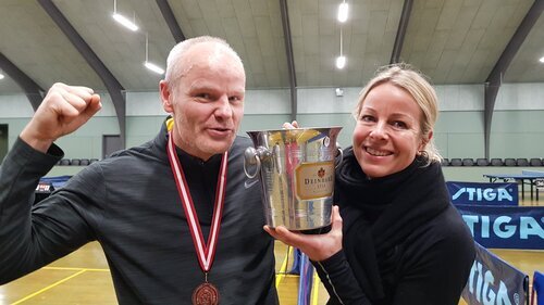 %c3%98m%20veteran%20klubpokal%202019%20-anders-quistgaard-leth-og-pia-toelh%c3%b8j-hiller%c3%b8d-bordtennis