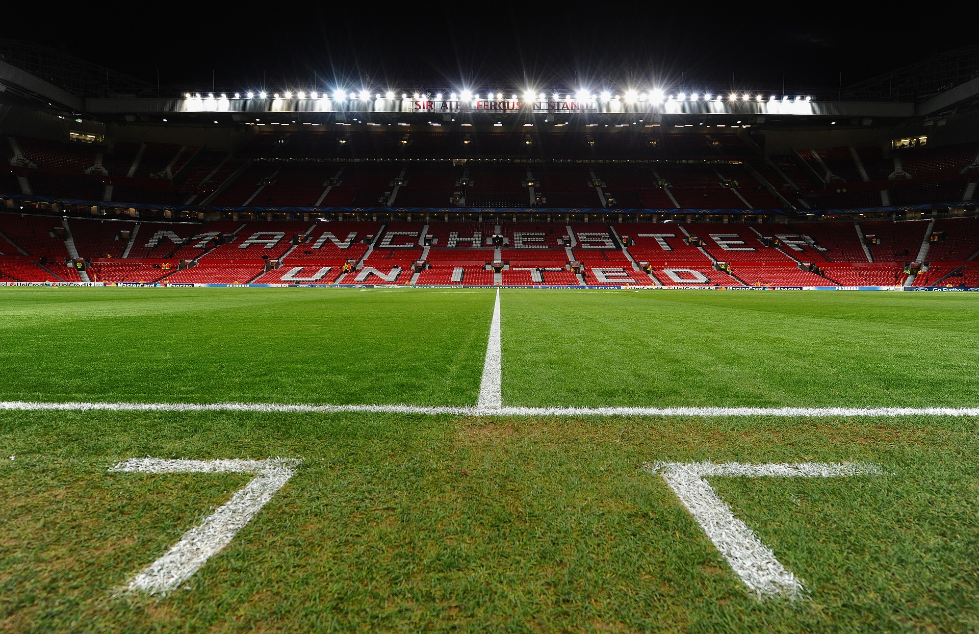 old-trafford-1959155_1920.jpg