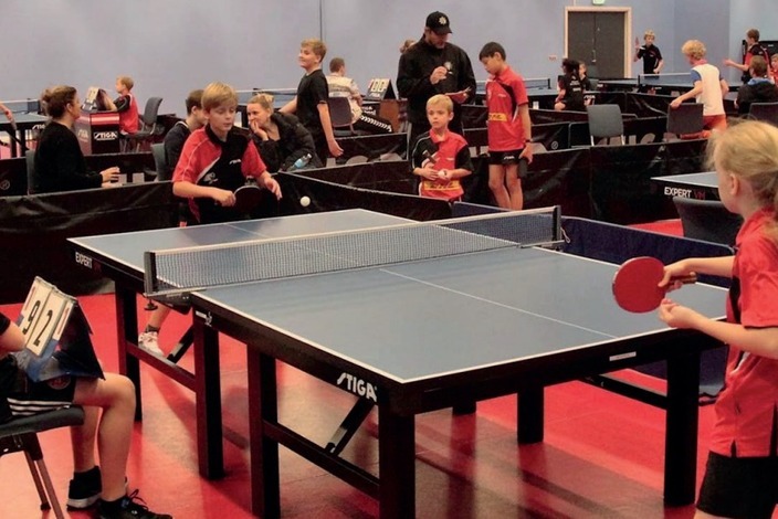 Skolebordtennis%20hiller%c3%b8d