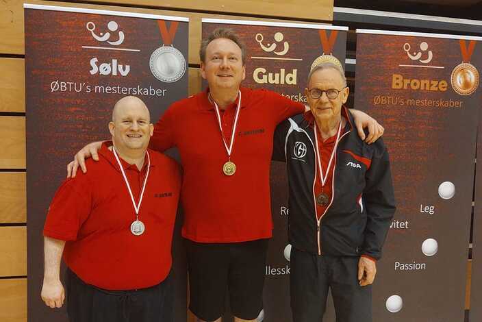 Guld%2c%20s%c3%b8lv%20og%20bronze%20til%20hiller%c3%b8d%20herre%20kl%207%20michael%2c%20christian%2c%20ole
