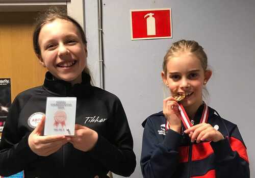 Emma%20og%20freja%20egedal%20indl%c3%a6gkopi