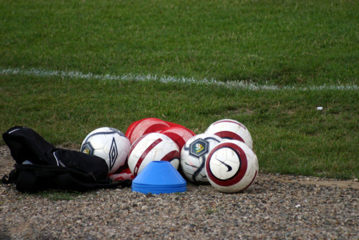 Soccer-balls-1548508-639x426