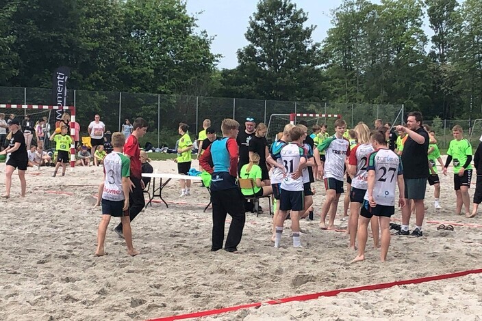 U15%20beach2