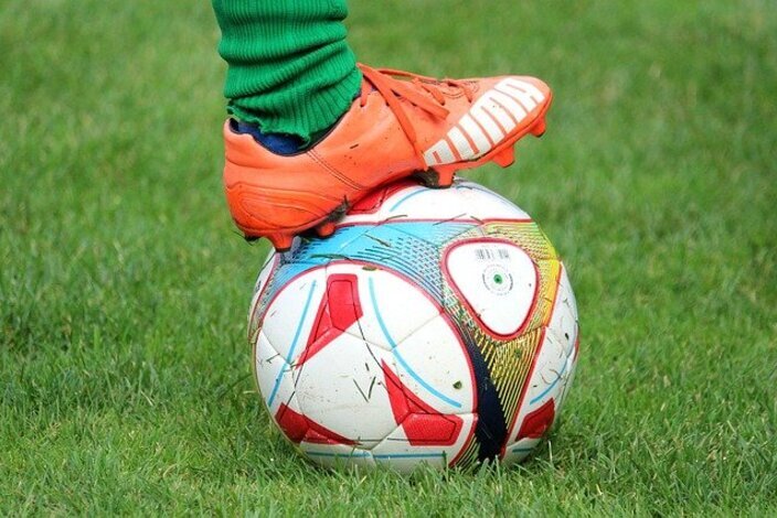 Soccer-shoes-4459679_640