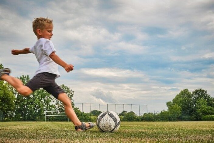 Football-4392446_640