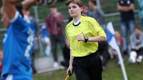 Schiri-lehrgang%20f%c3%9cr%20m%c3%84dchen%20und%20frauen