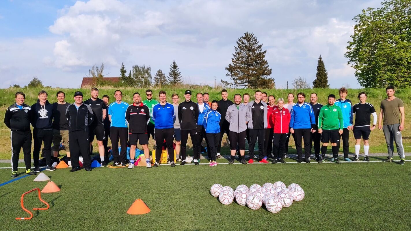 TSV Königsbrunn Kleine Spiele für Bambini TSV Königsbrunn Kleine Spiele für Bambini