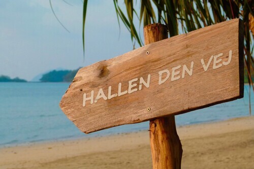 Hallen%20den%20vej