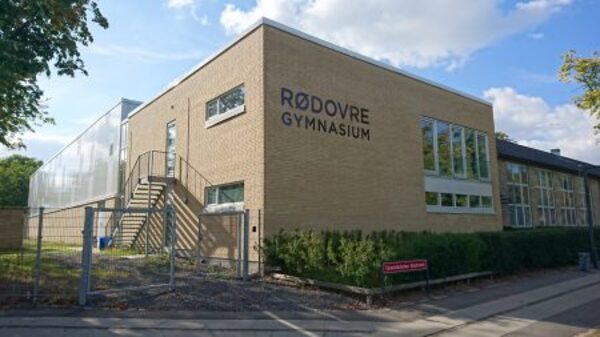 R%c3%b8dovre-gymnasium-450x253