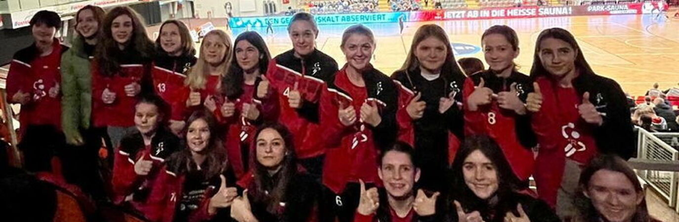Weibl_cjugend_mannschaftfoto_in_grsser_zuschauerhalle