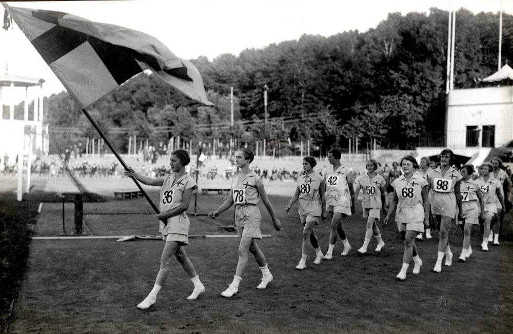 Women%e2%80%99s_world_games_1926_swedish_team_marching