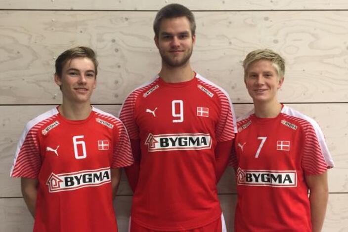 Tre-gog-oure-drenge-fik-fin-debut-paa-u19-landsholdet_5c1016adc138f