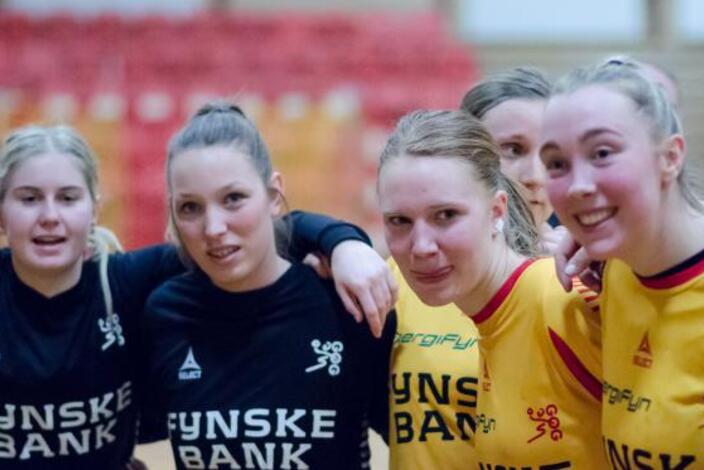 Gog-pige-til-team-esbjerg_5c1001f075191