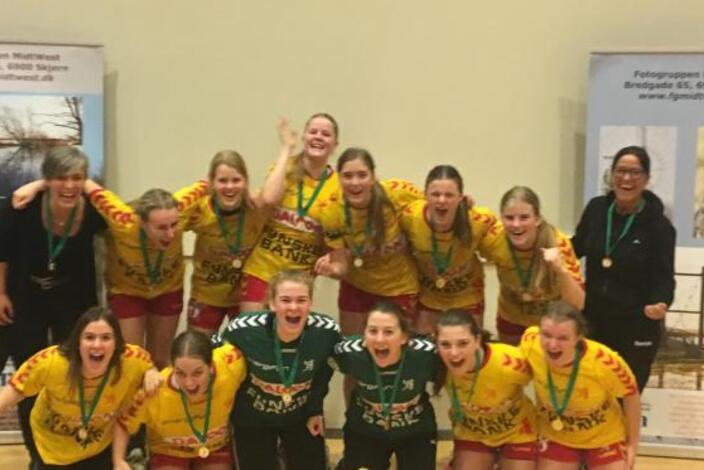 U16-piger-vandt-faster-cup_5c1015a3c192a