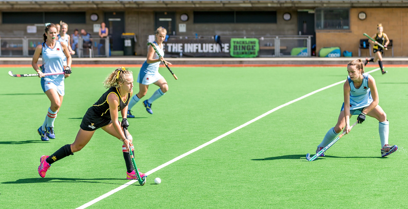 Match de hockey sur gazon féminin