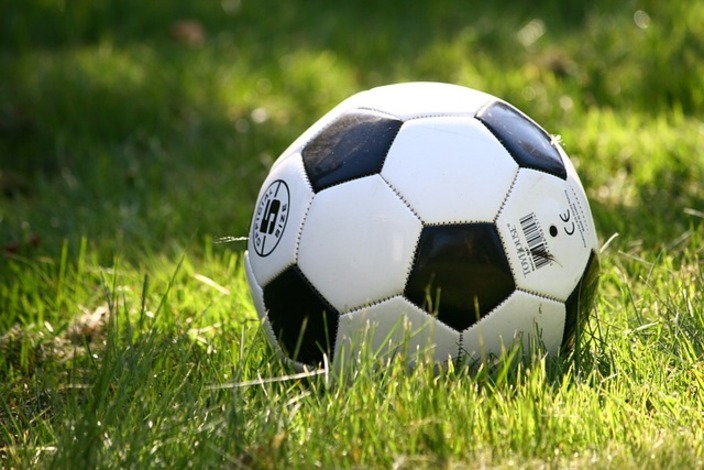 Football-1396740_640