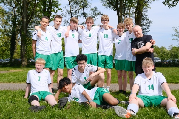 Hu17%20mjt-holland%20maj%202023