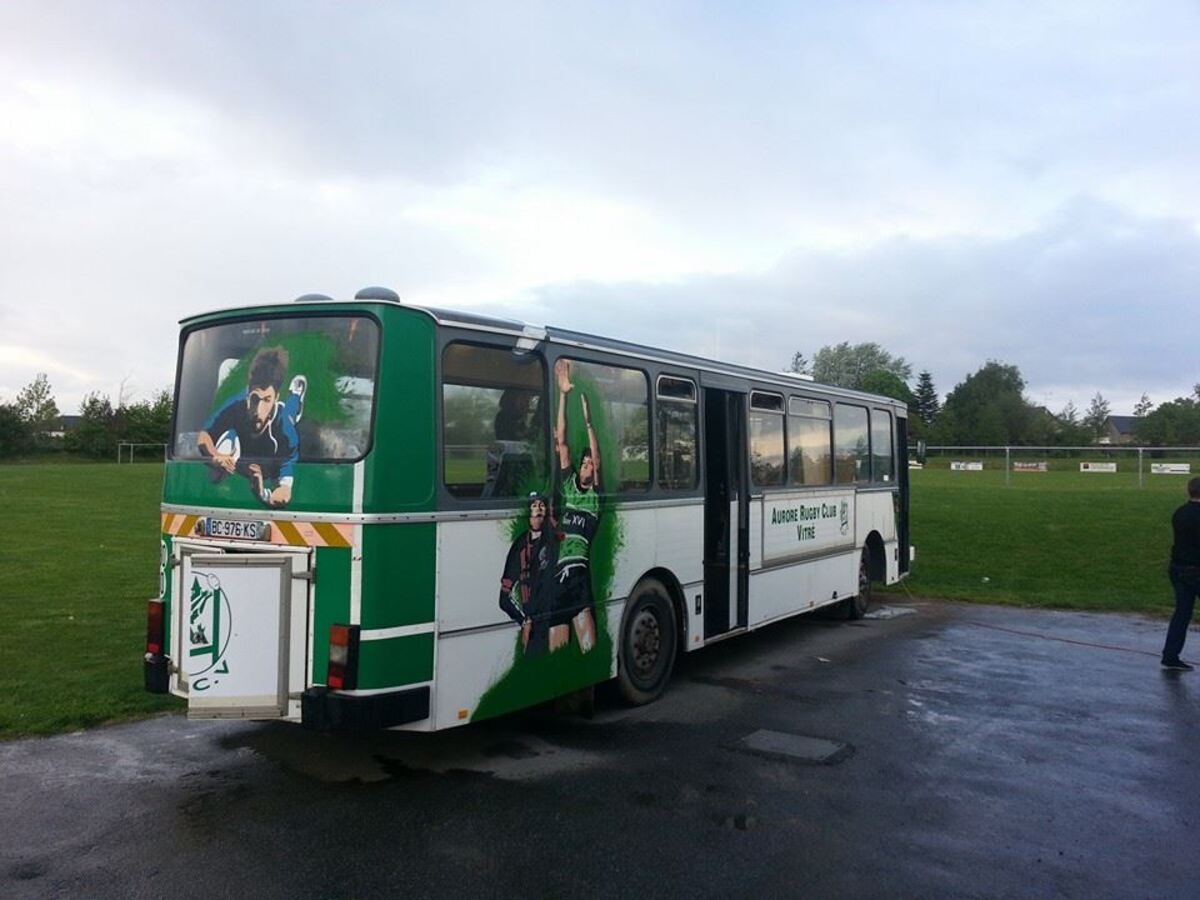 Le bus/ club house - Aurore Rugby Club Vitré