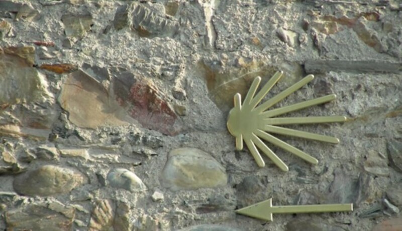 Picture 4 Camino Sign and Arrow.jpg