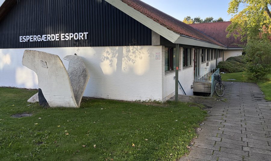 Espergærde Esports esportcenter set udefra med skiltet Espergærde Esport på facaden