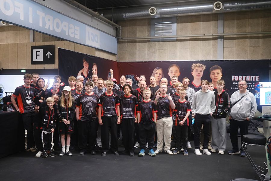 Espergærde Esport samlet ved klubbens stand på Gamebox 2026